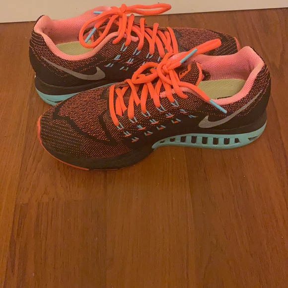 Nike Running Shoes - Picture 3 of 5